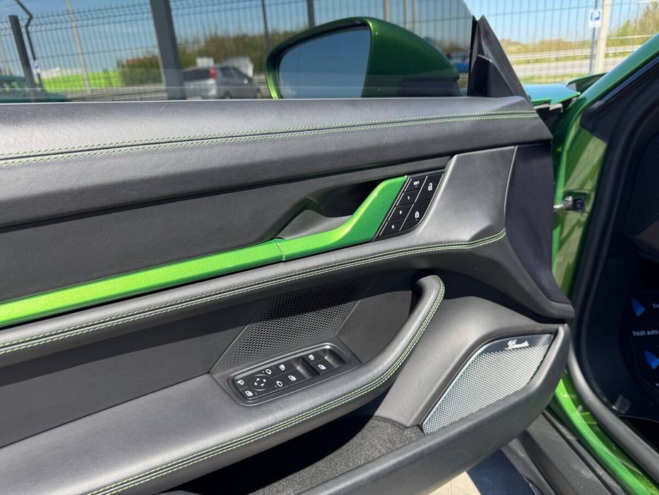 Porsche Taycan 2021 freshauto