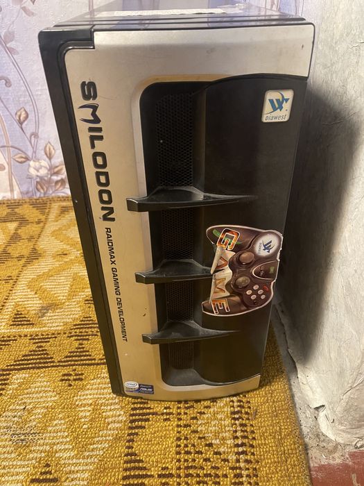 Ситсменый блок/ компьютер. Монитор в ПОДАРОК