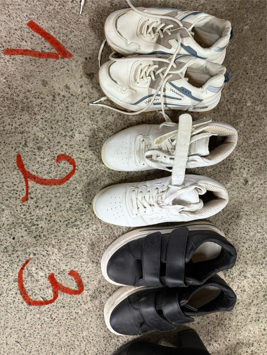 Жіноче взуття.