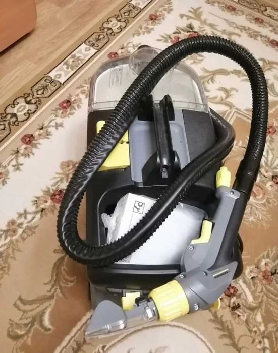 Моющий пылесос karcher