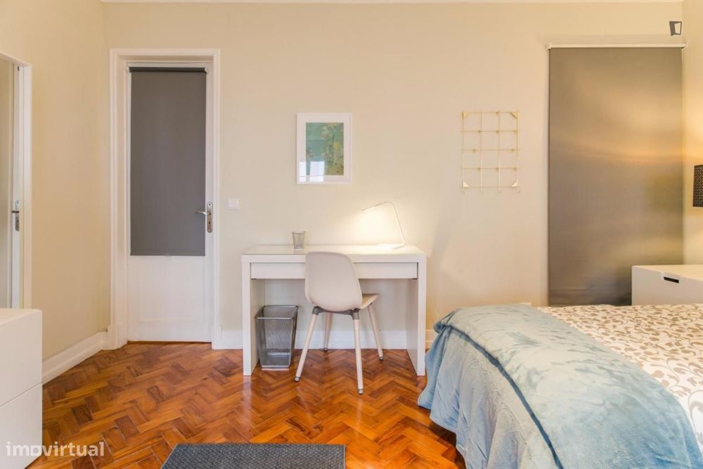 Quarto - localizado em Roma-Areeiro Lisbon