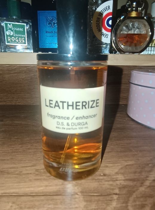 Durga Leatherize 100 ml  z niewelkim ubytkiem
