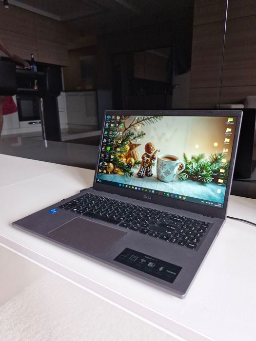 Ноутбук Acer Aspire 5,  Шестиядерний Intel Core i3,  ОЗУ 16 ГБ (ddr5)