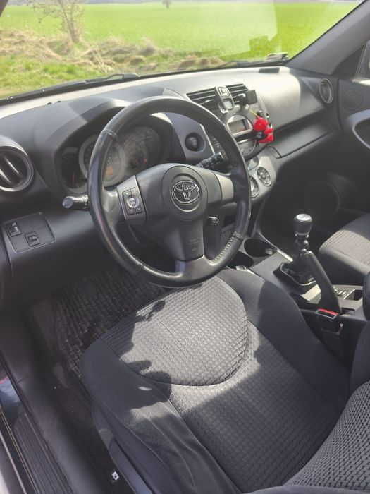 Toyota   RAV 4..