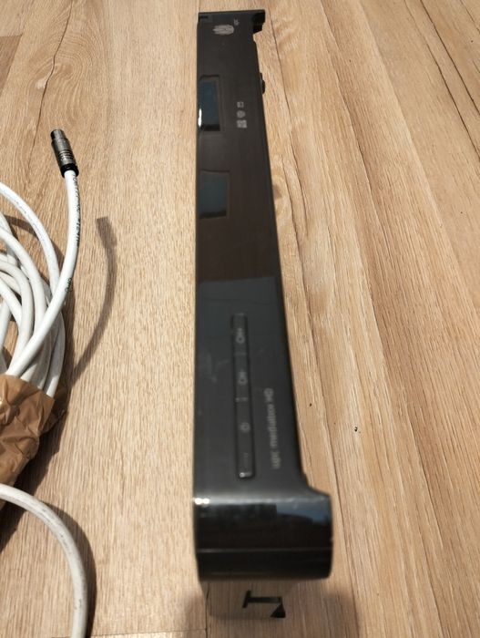 Dekoder do telewizora wraz z kablem koncentrycznym