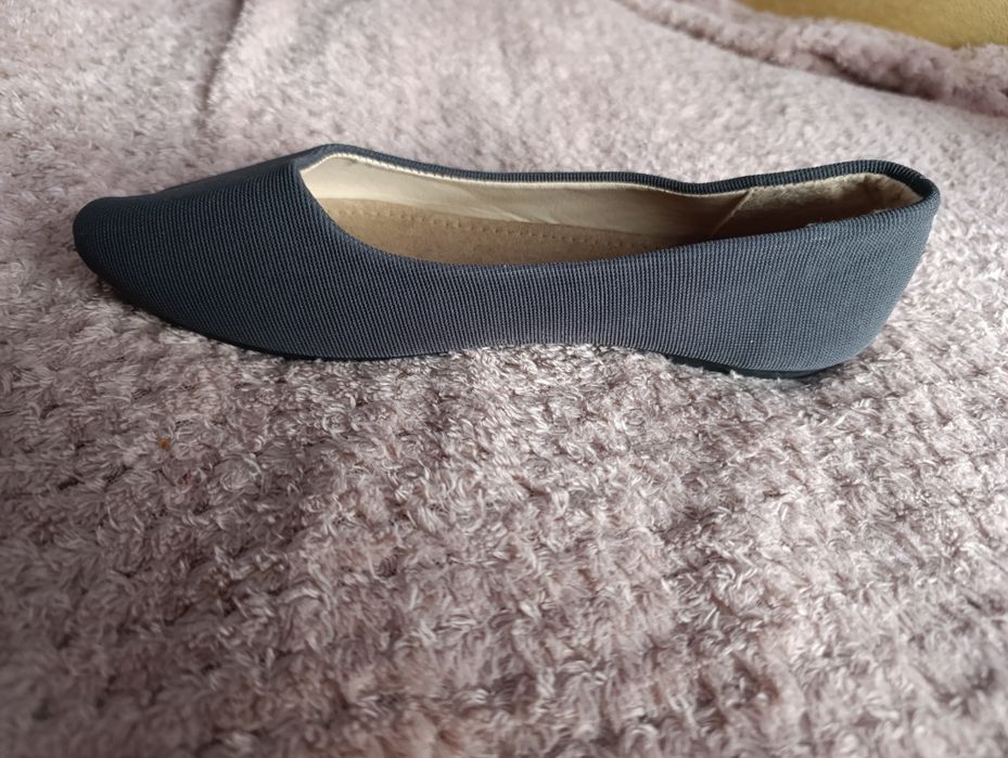 Buty. Stan bardzo dobry. Widać lekkie ślady użytkowania na podeszwie.