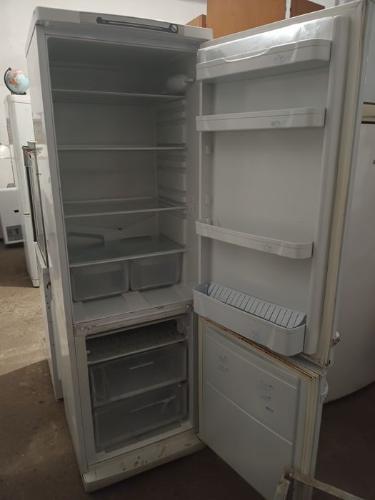 продам холодильник Арістон