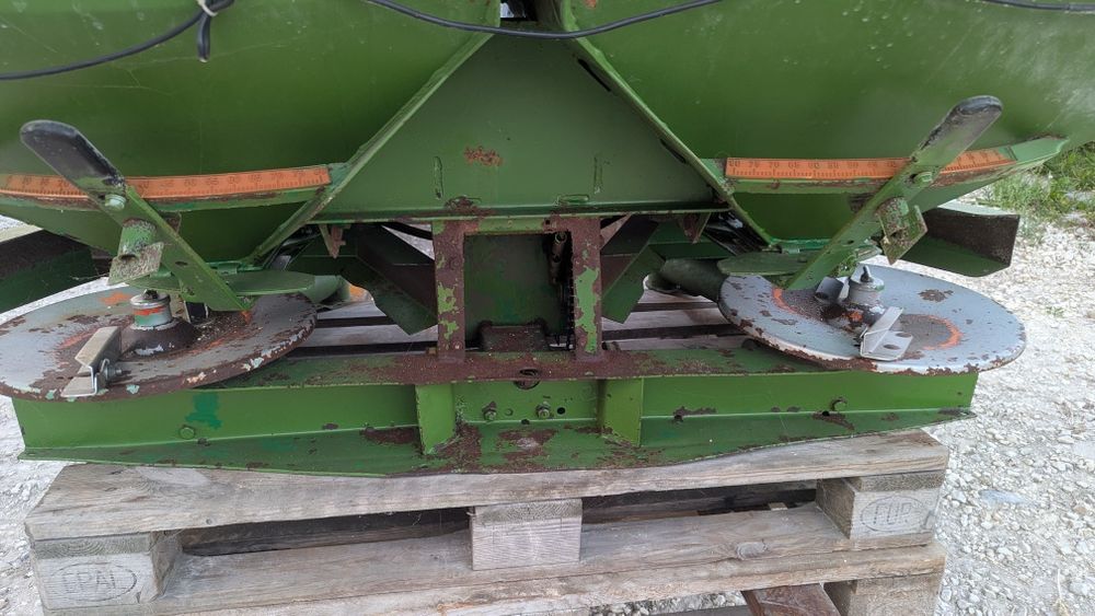 Rozsiewacz nawozu amazone za-u 1501