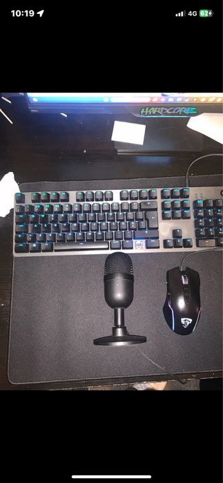 Teclado  rato e microfone  – Ótimo Negócio!