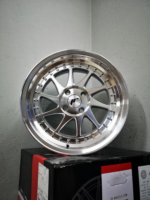 Felgi Japan Racing JR26 16" 8J 16x8J ET30 4x100 Silver