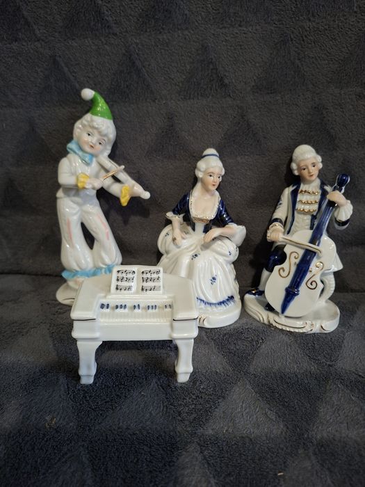 Статуетки порцеляна