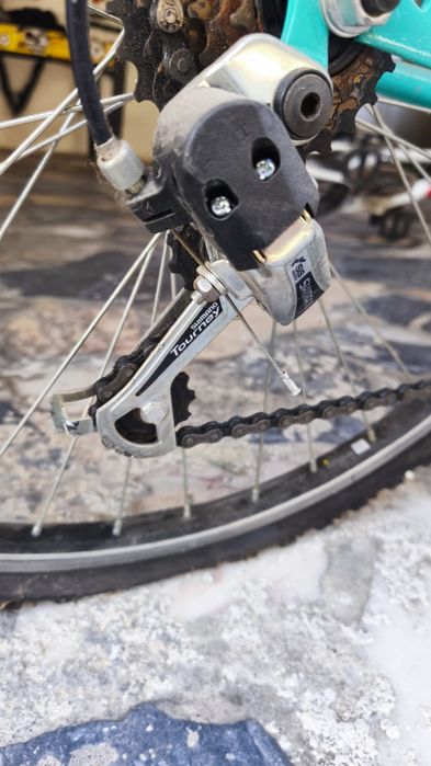 Bicicleta TEAM a precisar de pequenos arranjos.