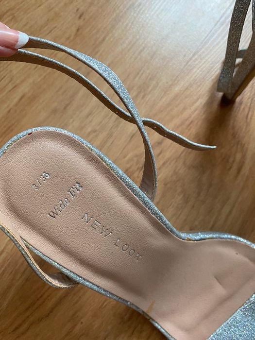 Buty na obcasie sandałki New Look