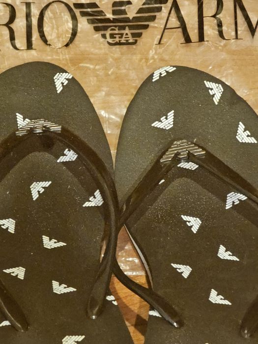 Sandalias Armani n. 36 (NOVAS  NUNCA USADAS)