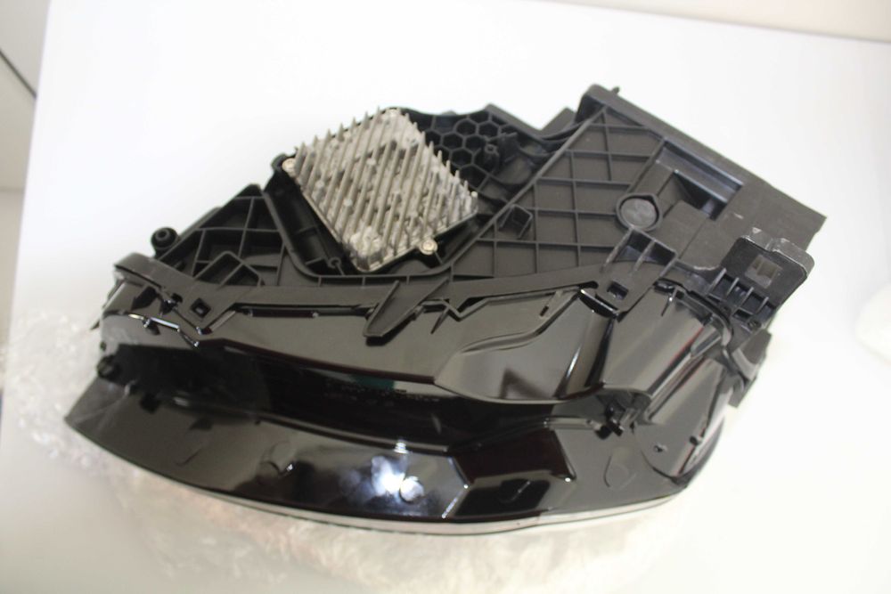 Faróis Dianteiros Full LED Audi RS Q3 (F3)