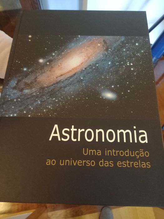 Telescópio com livro e acessórios