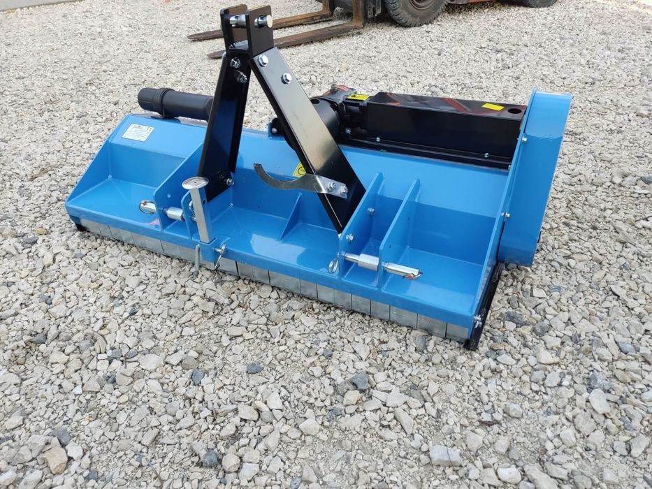 Nowa solidna kosiarka bijakowa AM 155 cm do trawy Agrostar