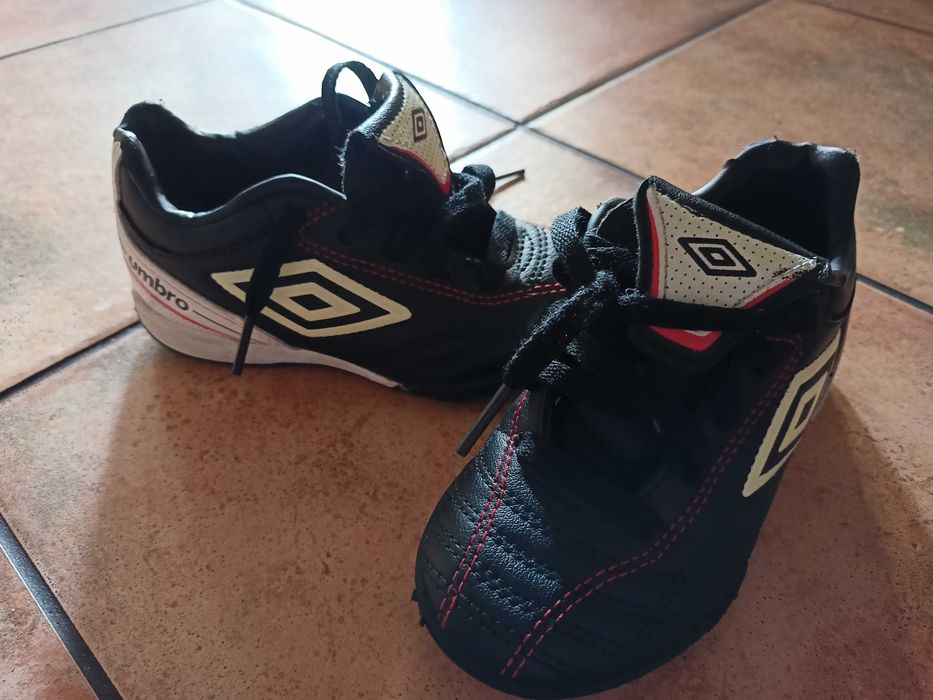 Buty oryginalne Umbro 27 piłka nożna