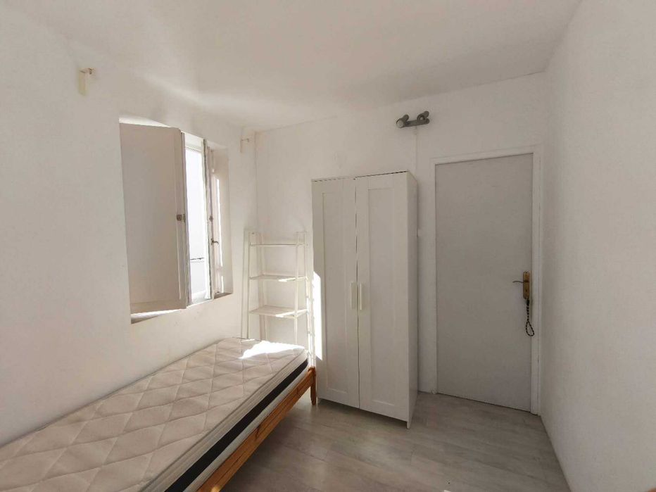 quarto estudante para arrendamento junto à praça do giraldo de évora