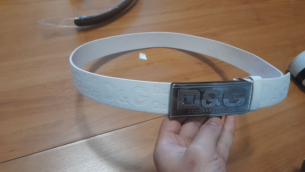 Cintos de marca novos