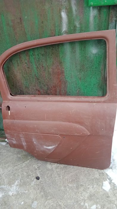 Двері задні Волга 21