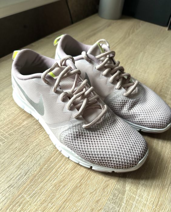 Кросівки Nike Flex Essential, 39 р.