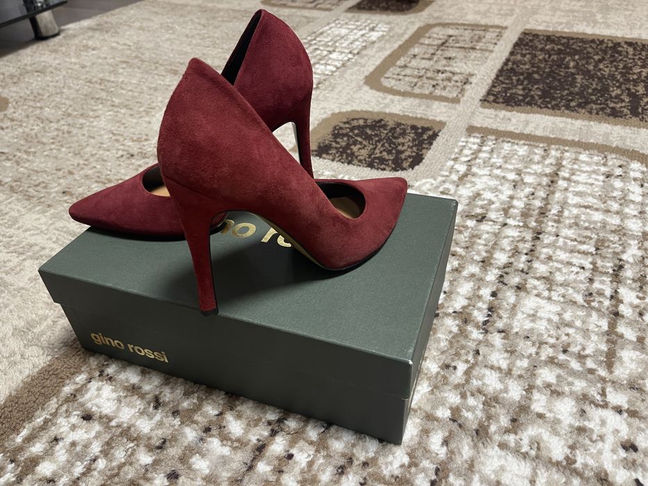 Продам туфлі .взувались один раз