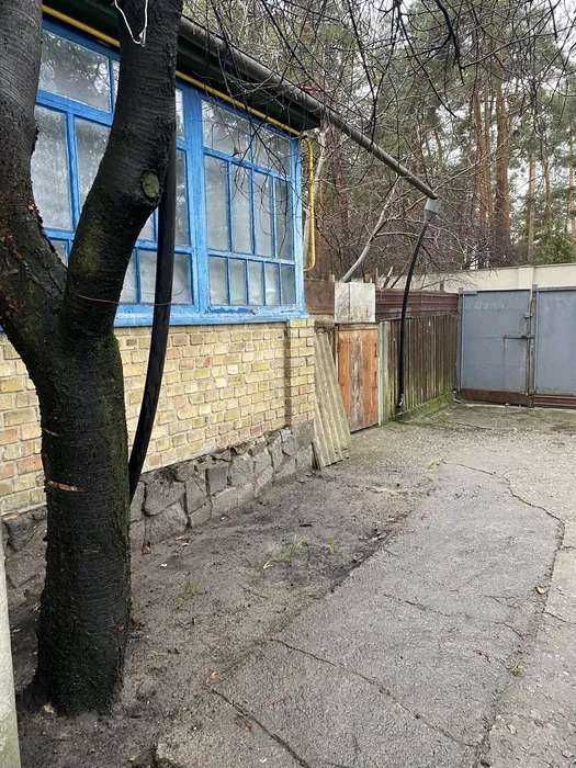 Житловий будинок з усіма комунікаціями в центрі Козина, газ