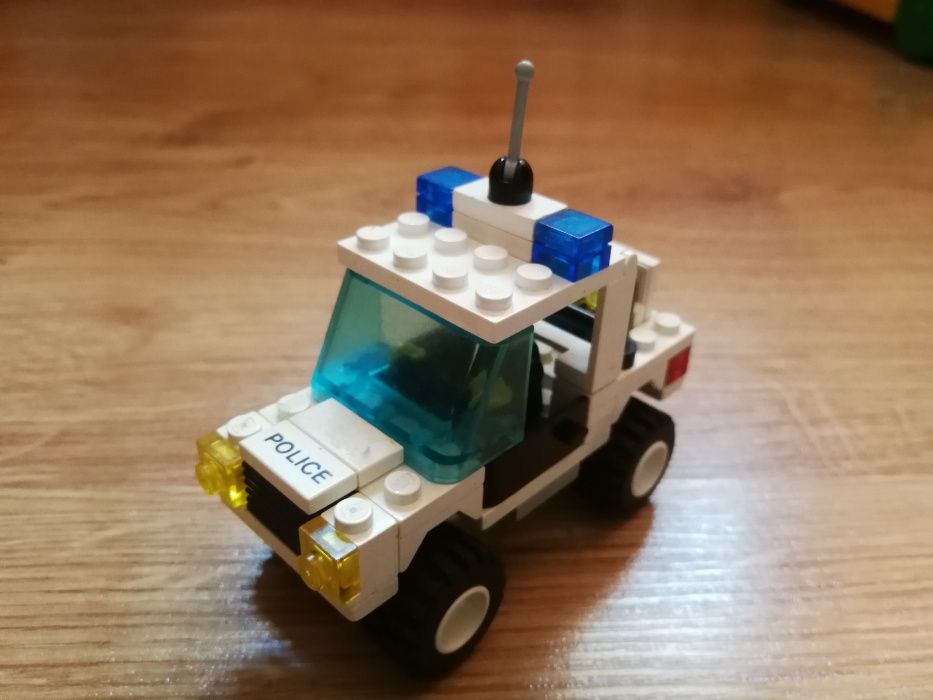 Klocki LEGO 6533 Samochód policyjny ze sprzętem rok 1992