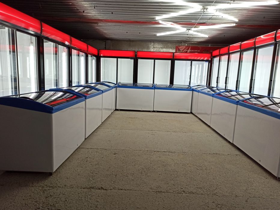 Холодильна вітрина.шафа вітрини холодильні шкаф  витрина