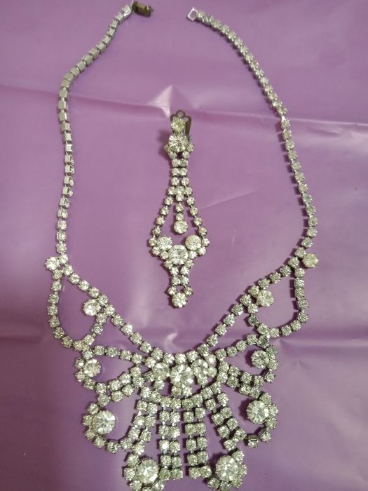 Продам свадебные аксессуары в хорошем состоянии