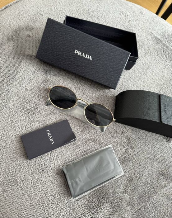 Сонцезахисні окуляри Prada