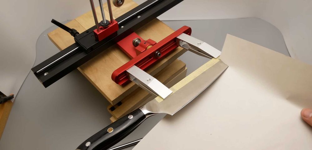 Заточка ножів на станку