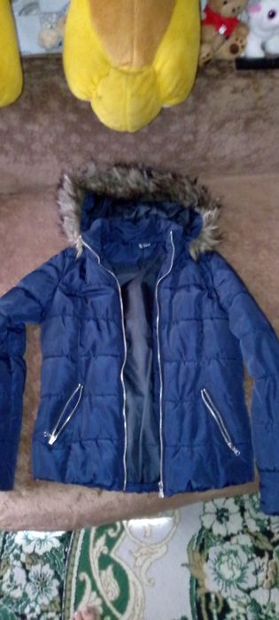 Продам куртку на девочку