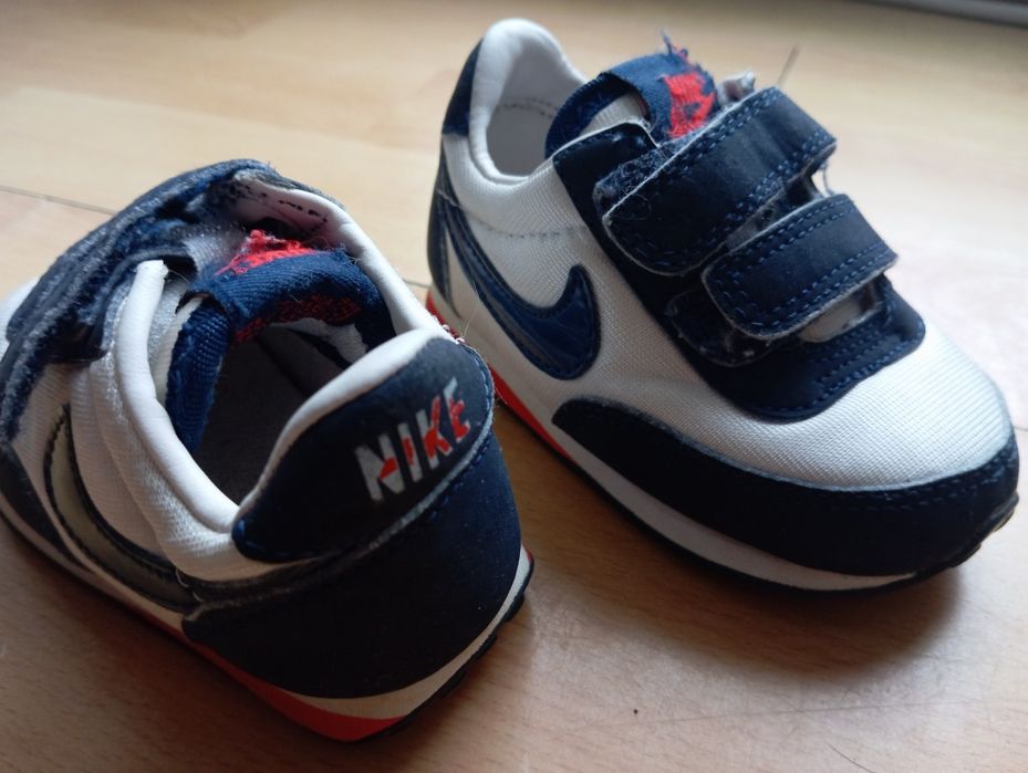Buty markowe stan idealny dla dziecka rozmiar od 19-21