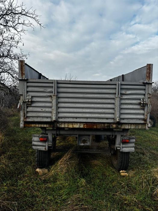 Тракторний причіп