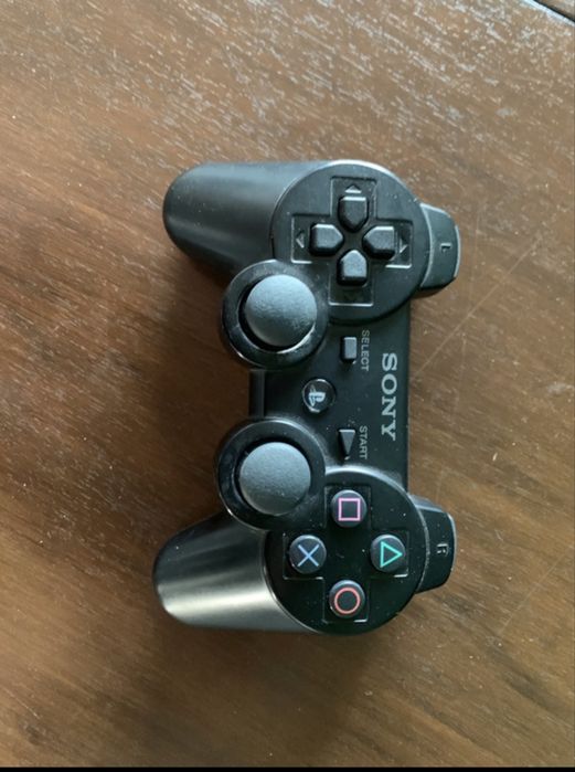PlayStation 3 Slim + 3x DualShock3