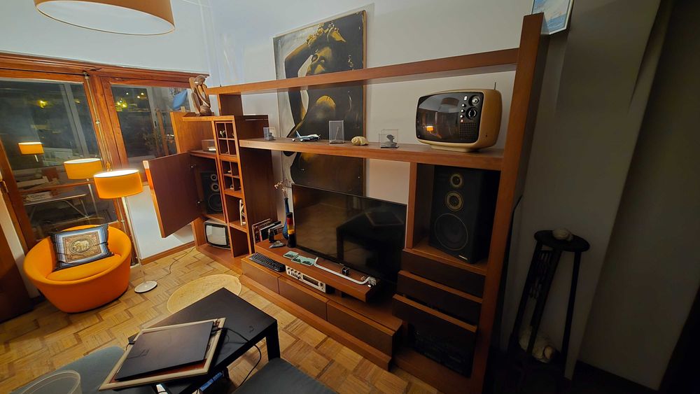 Grande estante moderna para sala