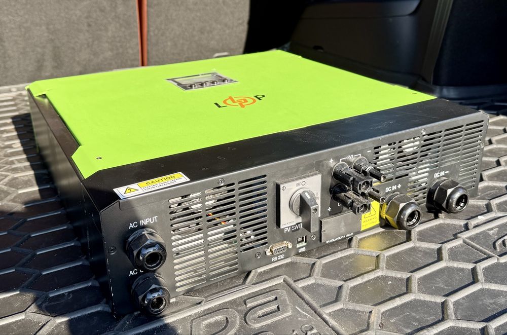 Гібридний інвертор LogicPower 5.5 кВт 48V для блекаутів Дім/Бізнес/СЕС