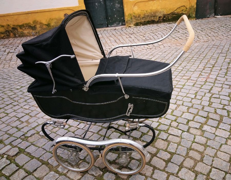 Carrinho de bebé vintage (cerca de 70 anos)
