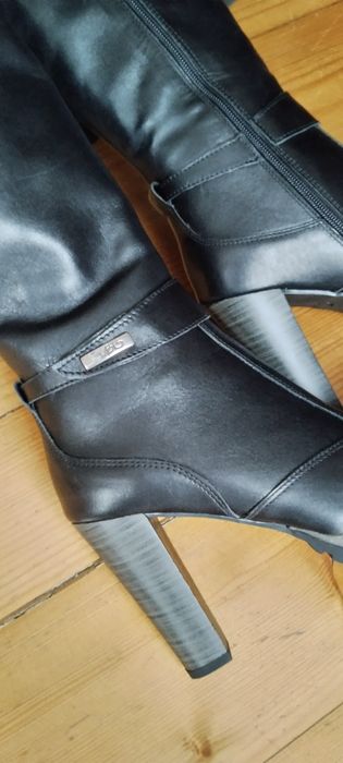 Kozaki nowe ze skóry 38