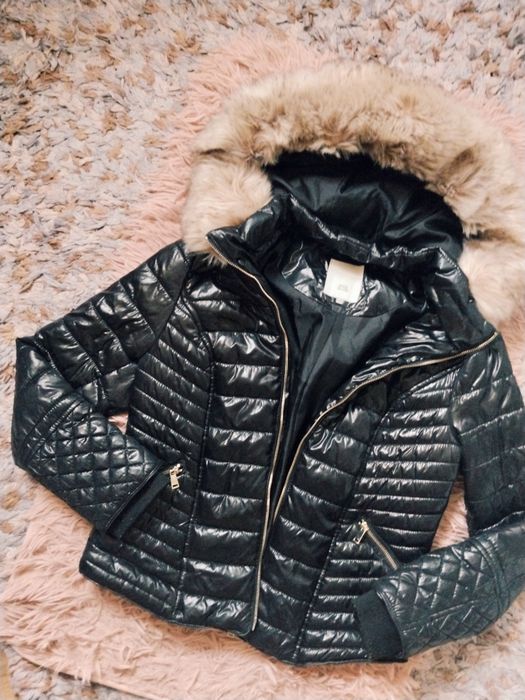 Kurtka damska czarna pikowana kaptur futerko rozmiar 14 River Island