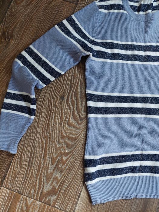 Жіночий гольф в смужку