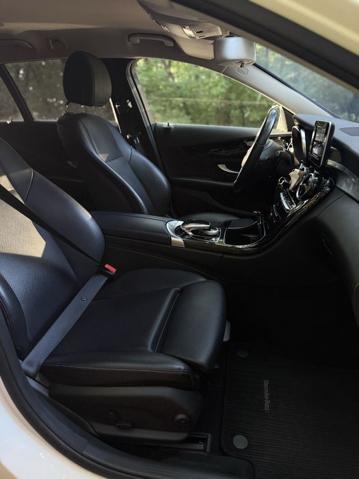 Mercedes-Benz C 220d 2018 • 2.2 Diesel