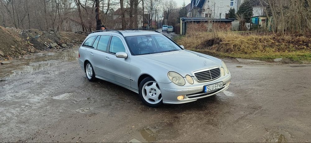 Mercedes-Benz W211