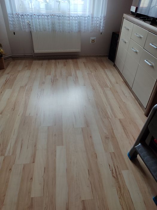 Oddam panele i listwy około 15-20 m2