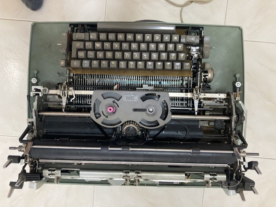 IBM Selectric typewriter (não funciona)