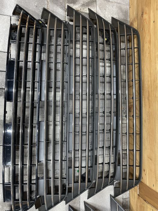 Решітка Туарег Touareg 2 переднього бампера