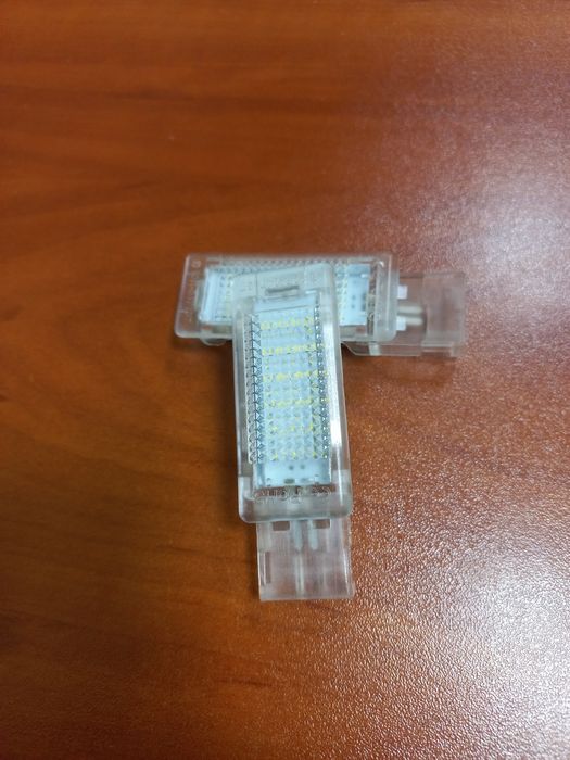 Штатная LED подсветка салона ног, дверей и багажника Volkswagen/Skoda