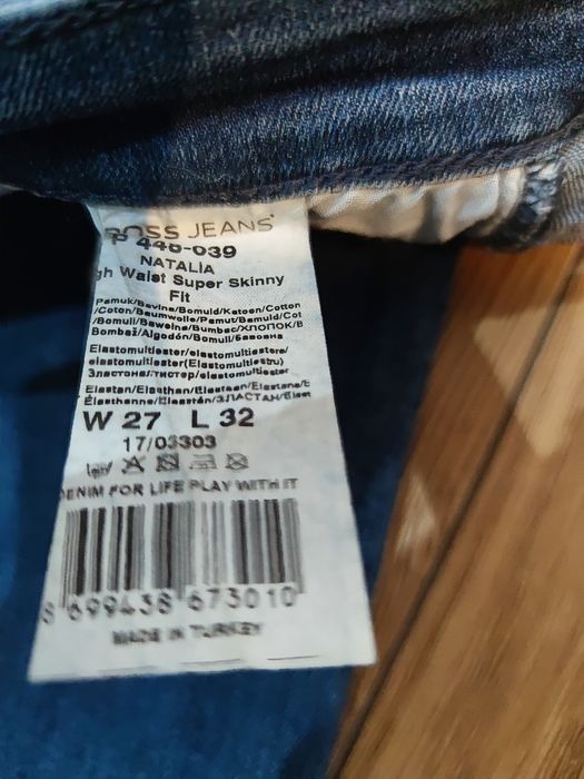 Jeans cross spodnie.   w-27.   L32